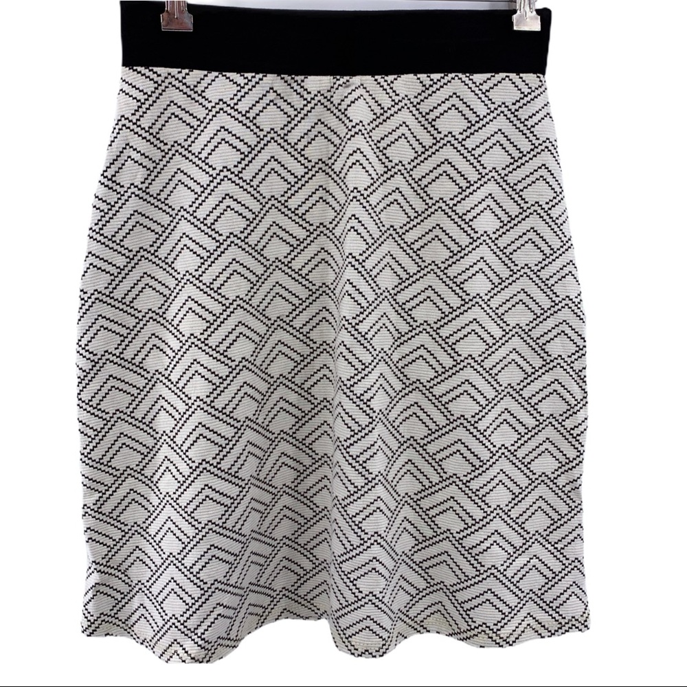 Gilli cream & black chevron print skirt small NWT